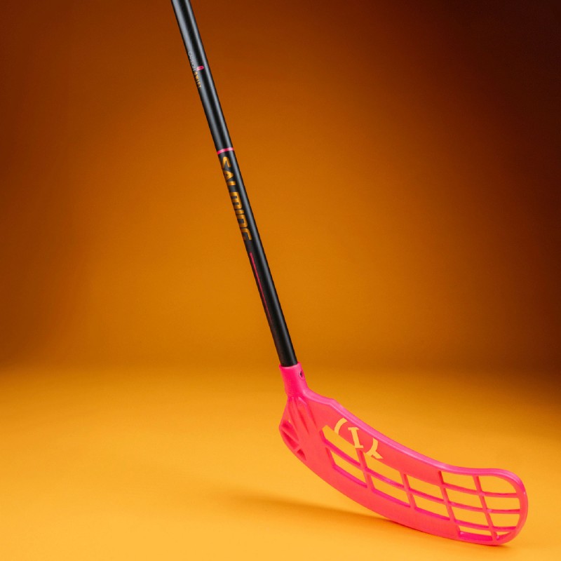 SALMING Q-Series Carbon Swift F27 Black/Magenta 100 cm Shaft